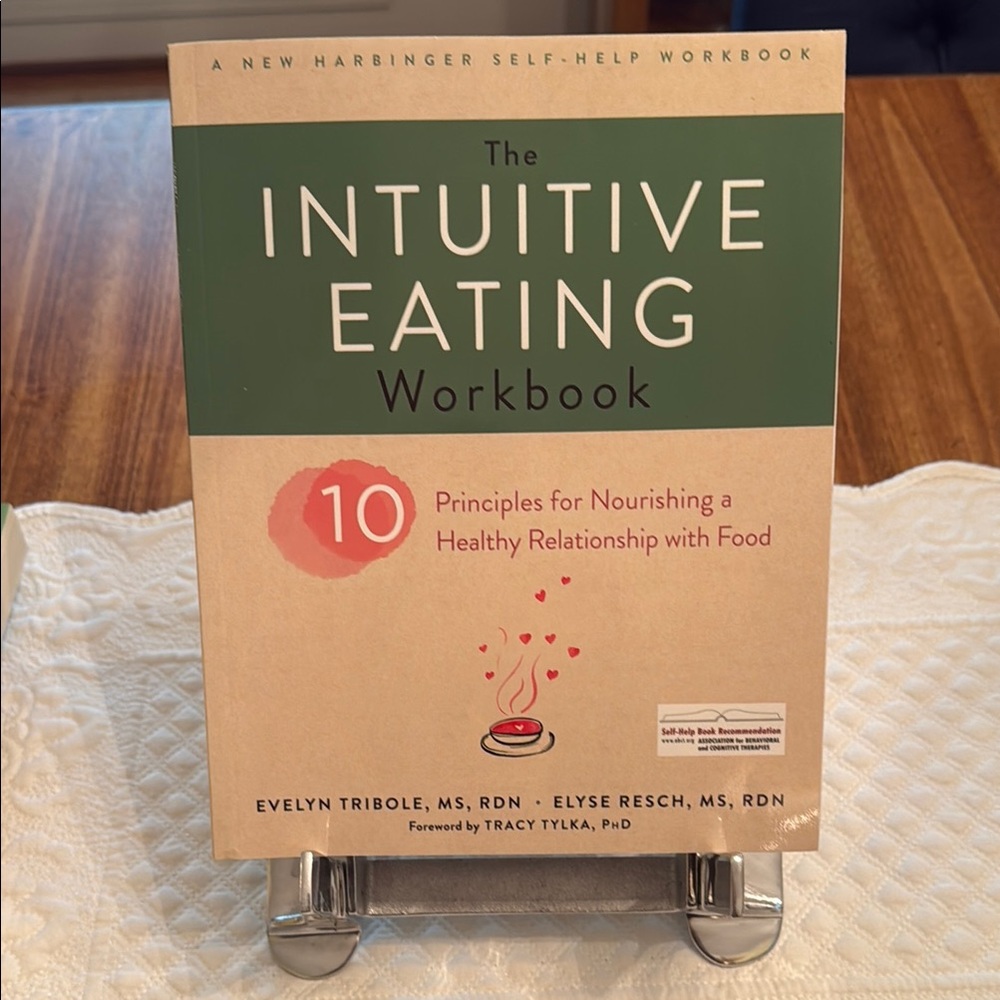The Intuitive Eating Workbook - Green Cover